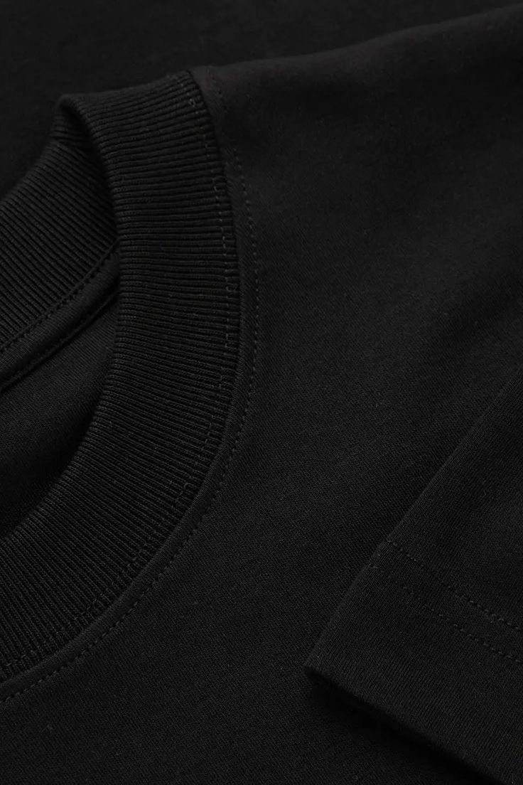 Halloween Pumpkin Castle T-Shirt – Spooky Bats Graphic Tee for Fall Parties