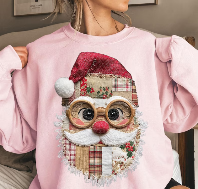 Patchwork Santa Christmas Sweatshirt – Vintage Holiday Pullover for Winter