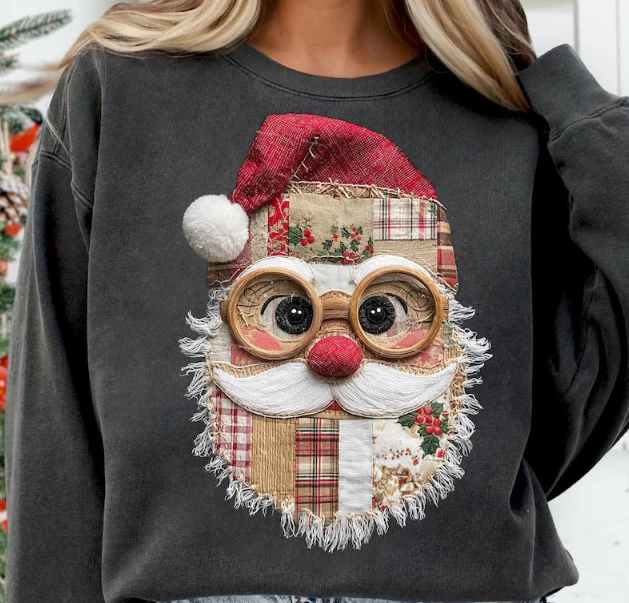 Patchwork Santa Christmas Sweatshirt – Vintage Holiday Pullover for Winter