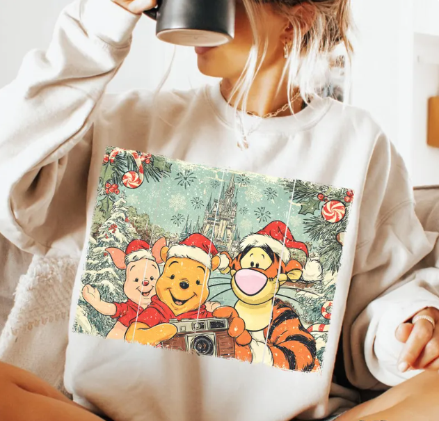 Vintage Cartoon Christmas Sweatshirt – Cozy Holiday Pullover for Women and Men